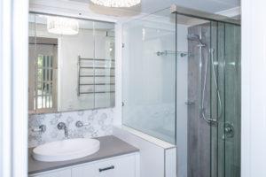 This is an example of a bathroom in Sydney.